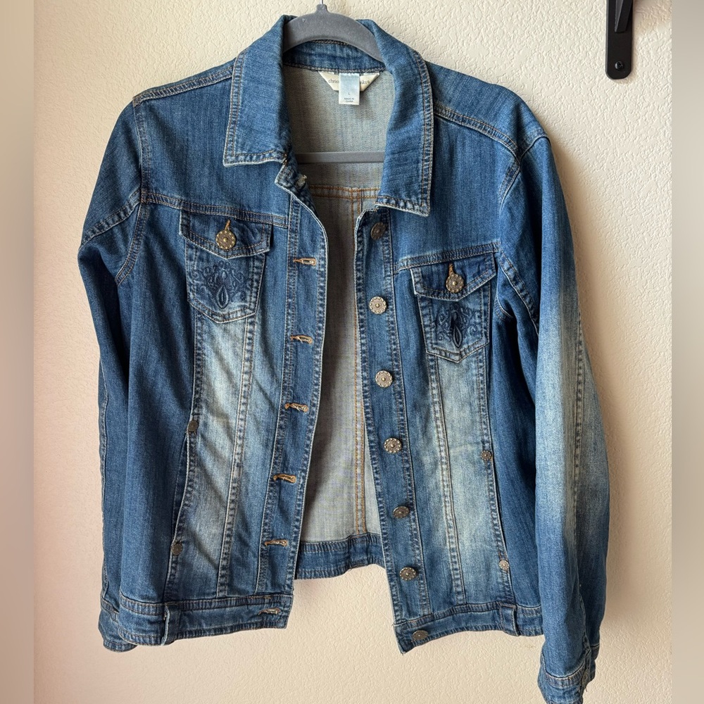 Women’s Christopher and Banks denim jacket. EUC!